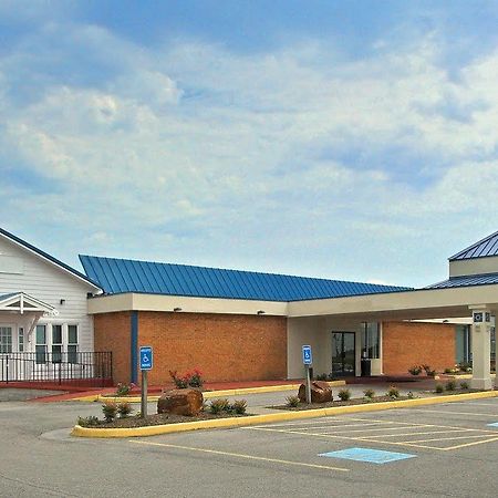 Days Inn By Wyndham Blacksburg Conference Center Exterior photo