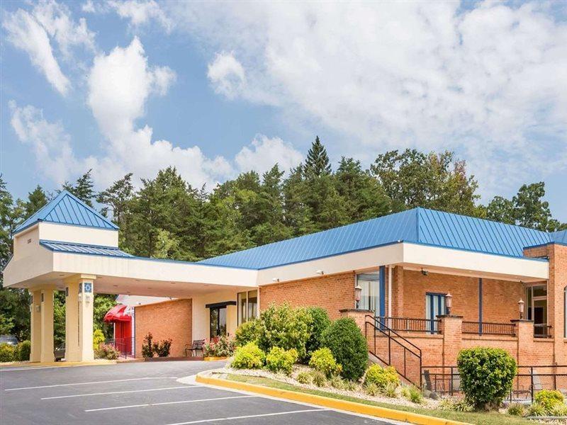 Days Inn By Wyndham Blacksburg Conference Center Exterior photo